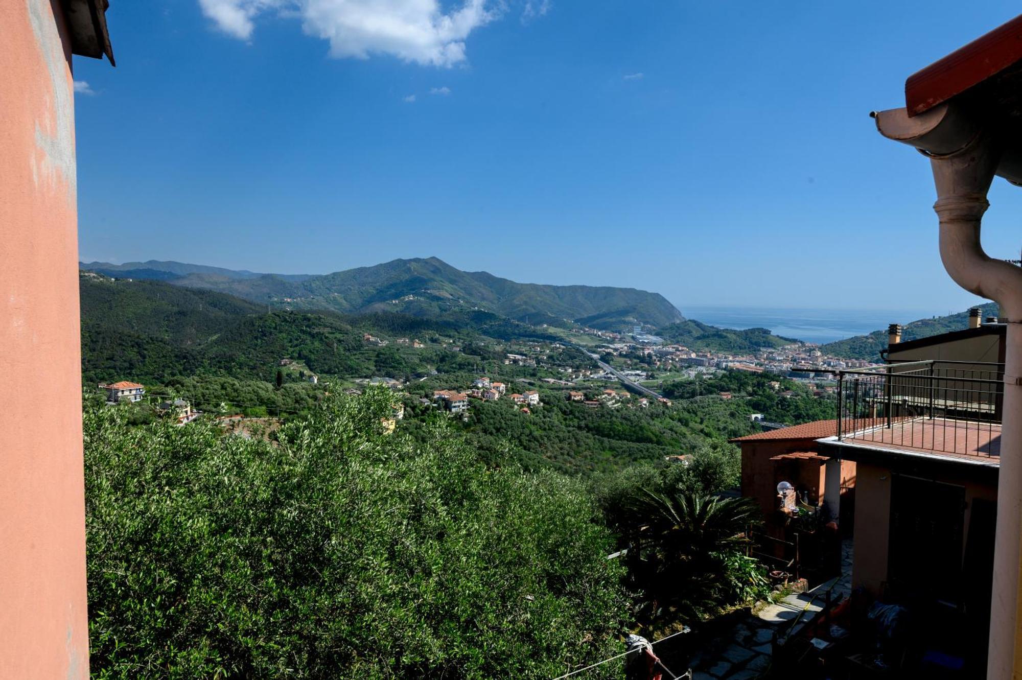 309 - Casa Mirella, Relax Con Vista Su Mare E Natura, 7 Minuti Di Auto Dal Centro E Dal Mare E Di Apartment